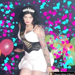 Meet your Posher, Angela